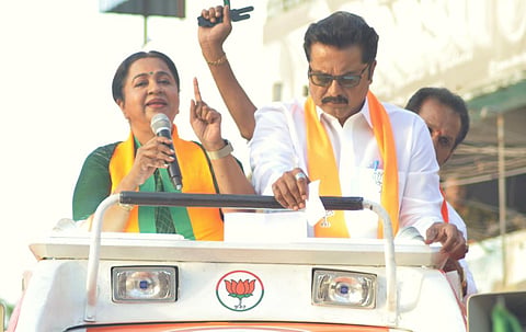 “சொந்த செலவில் சுகாதார வளாகம் கட்டுவேன்” - ராதிகா வாக்குறுதி @ சிவகாசி