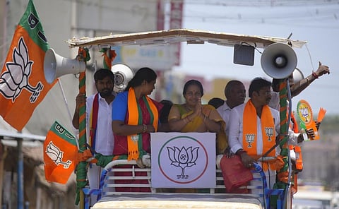 “சமூக நீதிக்கு எதிரான திமுக நடவடிக்கைகளை திருமாவளவன் கண்டுகொள்வது இல்லை” - வானதி சீனிவாசன்