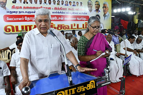 பிரச்சாரப் பொதுக் கூட்டத்தில் பிரகாஷ் காரத்