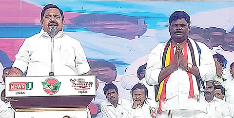 திருவள்ளூரில் நேற்று நடந்த தேர்தல் பிரச்சார பொதுக்கூட்டத்தில் திருவள்ளூர் மக்களவைத் தொகுதியின் தேமுதிக வேட்பாளர் கு.நல்லதம்பியை ஆதரித்து அதிமுக பொதுச் செயலாளர் பழனிசாமி பேசினார்.