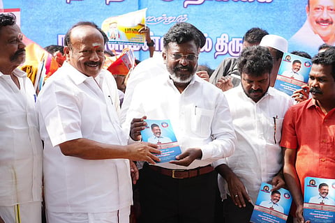 “பாஜக அரசை வீழ்த்துவதே ஒற்றை இலக்கு” - தேர்தல் அறிக்கையை வெளியிட்டு திருமாவளவன் பேச்சு