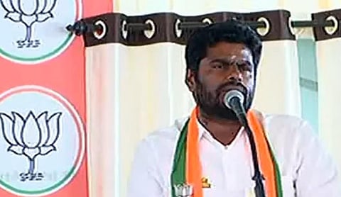 கோவையில் நடந்த பாஜக பிரச்சாரப் பொதுக்கூட்டத்தில் அண்ணாமலை உரையாற்றினார்.