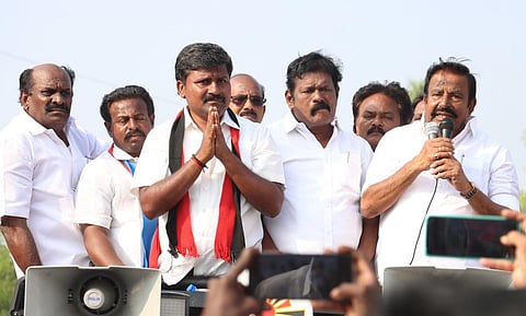 மண்ணச்சநல்லூர் பகுதியில் நேற்று வாக்கு சேகரிப்பில் ஈடுபட்ட திமுக வேட்பாளர் அருண்நேரு.