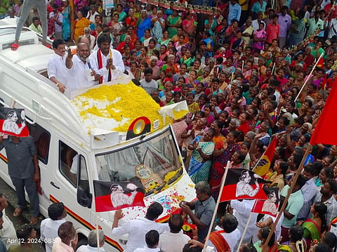 விஜய பிரபாகரனை ஆதரித்து ஆர்.பி.உதயகுமார் பிரச்சாரம்