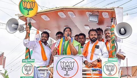 “இந்து மதத்தை இழிவாக பேசிவிட்டு திருநீறு பூசுவது நியாயமா?” - திருமாவளவனுக்கு கார்த்தியாயினி கேள்வி