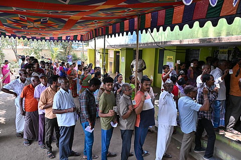 காலை 11 மணி நிலவரம்: தமிழகத்தில் 24.37 % வாக்குப்பதிவு - கள்ளக்குறிச்சியில் அதிகம்