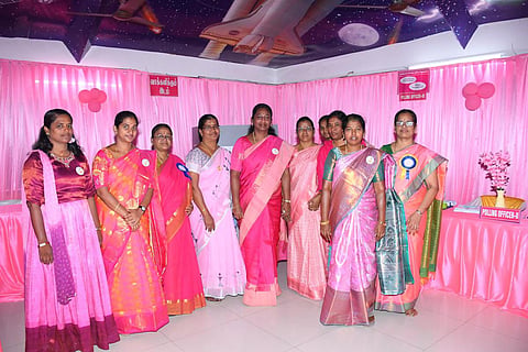 செல்ஃபி பாயின்ட் முதல் குழந்தைகள் விளையாடும் இடம் வரை: மதுரை முன்மாதிரி பூத்களில் அசத்தல்!