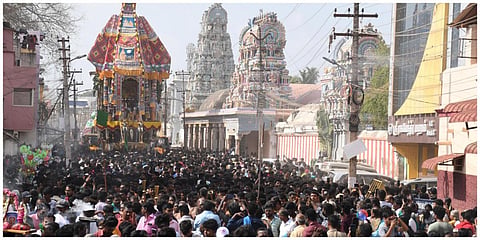 தஞ்சாவூர் பெரிய கோயில் சித்திரை தேரோட்டத்தில் ஆயிரக்கணக்கான பக்தர்கள் கலந்துகொண்டனர்.| படங்கள் ஆர்.வெங்கடேஷ்.