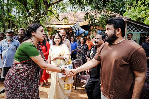 மோகன்லால் - ஷோபனா இணையும் புதிய படத்தின் ஷூட்டிங் - வைரல் புகைப்படங்கள்
