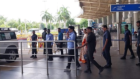 கஞ்சாவுடன் முதல்வரிடம் மனு அளிக்க முயன்ற பாஜக நிர்வாகியிடம் போலீஸ் விசாரணை @ மதுரை
