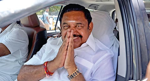 தயாநிதி மாறன் தொடர்ந்த அவதூறு வழக்கில் ஆஜராக எழும்பூர்
நீதிமன்றத்துக்கு நேற்று ஆஜராக வந்த பழனிசாமி. படம்: ம.பிரபு