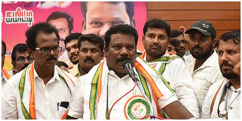 கோவையில் நடந்த நிர்வாகிகள் சந்திப்புக் கூட்டத்தில் கட்சியின் மாநில தலைவர் செல்வப்பெருந்தகை உரையாற்றினார் | படம்: ஜெ.மனோகரன். 