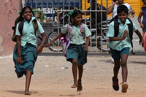 தமிழகத்தில் பள்ளிகள் திறப்பு எப்போது?- மே.27-ல் அதிகாரிகள் முக்கிய ஆலோசனை