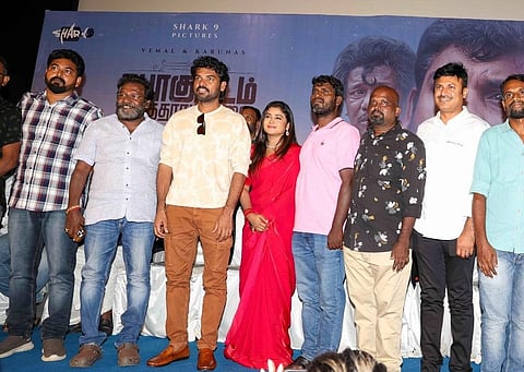“வாய்ப்புக்காக 10 வருடம் சுற்றினேன்” - விமல் பட இயக்குநர் உருக்கம்