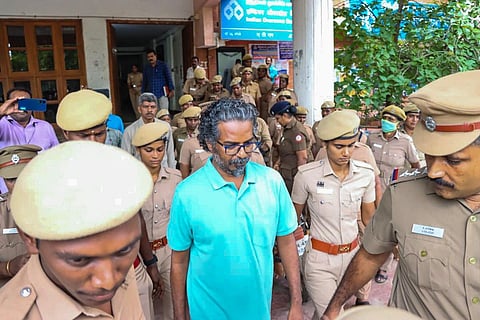 பெலிக்ஸ் ஜெரால்டுக்கு ஒரு நாள் போலீஸ் காவல்: பெண் போலீஸாரை அவதூறாக பேசிய வழக்கில் உத்தரவு