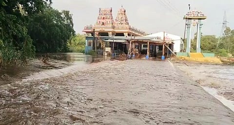 பொள்ளாச்சி பாலாற்றில் வெள்ளப்பெருக்கு: ஆஞ்சநேயர் கோயில் செல்ல பக்தர்களுக்கு தடை