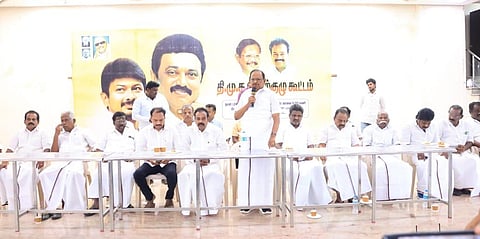 “திருவள்ளுவருக்கு காவி உடை... ஆளுநரை என்னதான் செய்ய முடியும்?” -  சட்ட அமைச்சர் ரகுபதி