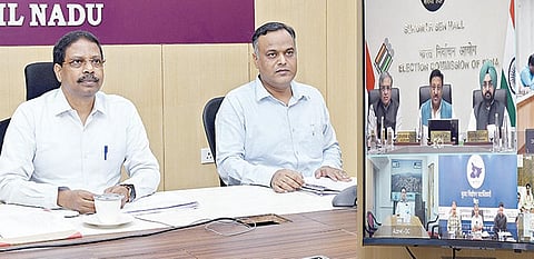 வாக்கு எண்ணிக்கை ஏற்பாடுகள் குறித்து இந்திய தலைமை தேர்தல் ஆணையர் ராஜீவ்குமார் தலைமையில் நேற்று காணொலி வாயிலாக ஆலோசனை கூட்டம் நடைபெற்றது. இதில், சென்னை தலைமைச் செயலகத்தில் இருந்து தமிழக தலைமை தேர்தல் அதிகாரி சத்யபிரத சாஹு, கூடுதல் அதிகாரி சங்கர்லால் குமாவத், இணை அதிகாரி ஸ்ரீ  காந்த் ஆகியோர் பங்கேற்றனர்.