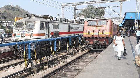 சென்னை - திருநெல்வேலி உட்பட 3 சிறப்பு ரயில்கள் சேவை நீட்டிப்பு