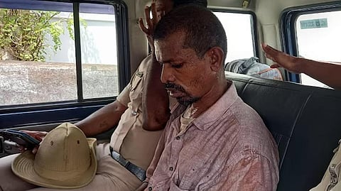 உணவு பரிமாறாததால் ஆத்திரம்: கர்நாடகாவில் மனைவியின் தலையை வெட்டி, தோலை உரித்த கணவன்