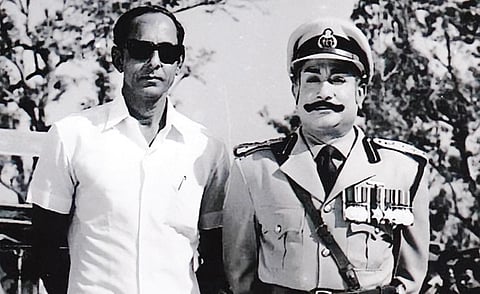 ‘தங்கப் பதக்கம்’ படப்பிடிப்பில் இயக்குநர் பி.மாதவனுடன் நடிகர் திலகம். 
| படங்கள் உதவி: ஞானம் |
