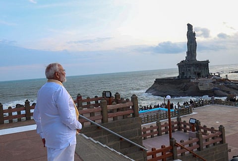 கன்னியாகுமரி விவேகானந்தர் பாறையில் அமர்ந்து தியானம் தொடங்கினார் பிரதமர் மோடி