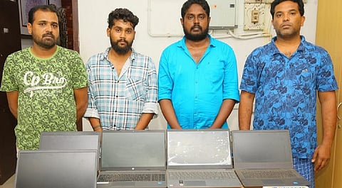 கோவையில் லாட்டரிச் சீட்டு விற்பனை தொடர்பாக கைது செய்யப்பட்ட 4 பேரிடமிருந்து கைப்பற்றப்பட்ட செல்போன்கள், லேப்டாப்கள்.