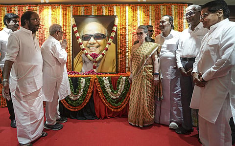 கருணாநிதியின் உருவப்படத்துக்கு இண்டியா கூட்டணி தலைவர்கள் அஞ்சலி @ புதுடெல்லி