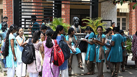 நீட் தேர்வில் கருணை மதிப்பெண்: தேசிய தேர்வு முகமையின் விளக்கத்தை ஏற்க மாணவர்கள் மறுப்பு