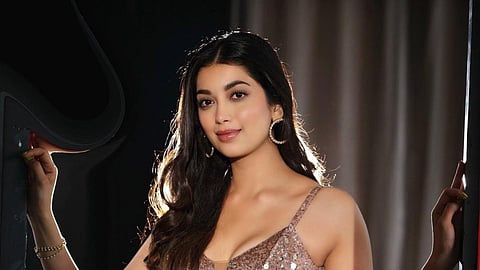 பிரபல ஹீரோ பெயரில் மோசடி: நடிகை திகங்கனா மீது புகார்