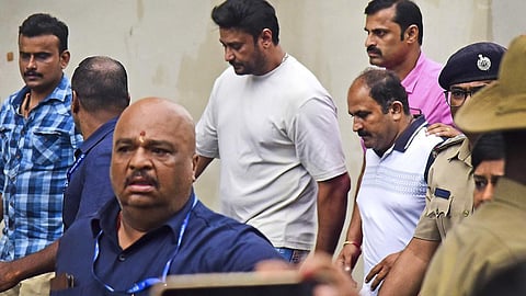 இளைஞர் கொலையில் கன்னட நடிகர் தர்ஷன் கைதானது எப்படி? - முழு பின்னணி