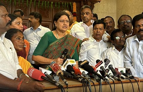 ‘‘அதிமுக முடிந்துவிடவில்லை, என்னுடைய என்ட்ரி ஆரம்பித்துவிட்டது’’ - சசிகலா பேட்டி