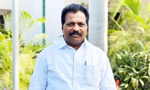 தற்காலிகமாக காங்கிரஸ் எம்.பி. சுரேஷ் மக்களவை தலைவராக வாய்ப்பு