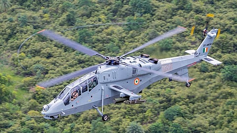இலகு ரக போர் ஹெலிகாப்டர்.