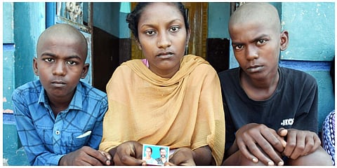 கள்ளக்குறிச்சி கருணாபுரத்தைச் சேர்ந்த  கோகிலா, ஹரிஷ் மற்றும் ராகவன் |  படம்: எம்.சாம்ராஜ்