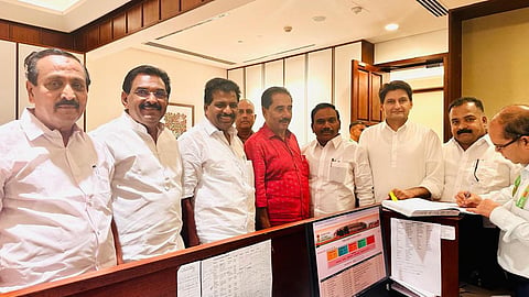 மக்களவை சபாநாயகர் பதவிக்கு வேட்புமனு தாக்கல் செய்த கொடிக்குன்னில் சுரேஷ்