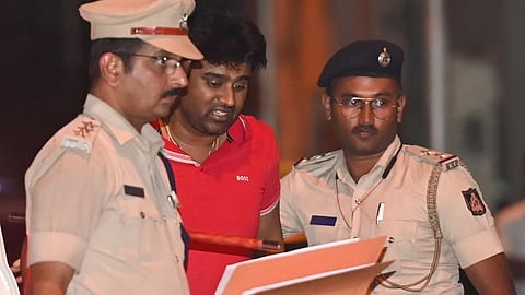 தன் பாலின சேர்க்கை விவகாரம்: சூர‌ஜ் ரேவண்ணா மீது மேலும் ஒருவர் புகார்