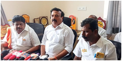 நாமக்கல்லில் பாஜக மாநில பொதுச்செயலாளர் ராம.சீனிவாசன் செய்தியாளர்களைச் சந்தித்தார்