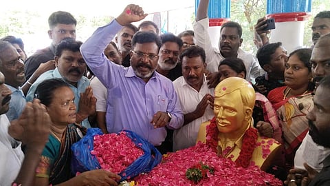 “முதல்வர் கனவுடன் அரசியல் கட்சி தொடங்குகின்றனர்” - திருமாவளவன் விமர்சனம் @ மேலவளவு 
