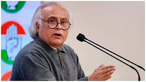 சாலையோர வியாபாரி மீது முதல் வழக்கா? - காங்கிரஸ் குற்றச்சாட்டுக்கு ரயில்வே அமைச்சகம் பதிலடி
