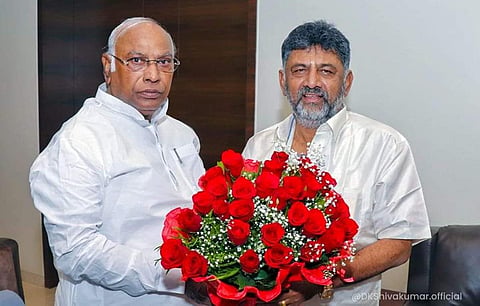 முதல்வர், துணை முதல்வர் போட்டியால் கர்நாடக அரசுக்கு அவப்பெயர்: கார்கேவிடம் முறையிட்ட டி.கே.சிவகுமார்
