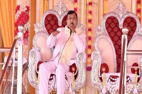 தலைமறைவாக இருக்கும் போலே பாபா
