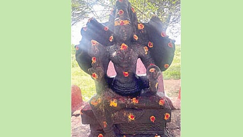 சாமுண்டி சிற்பம்