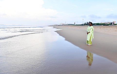 பூரி கடற்கரையின் அழகை ரசிக்கும் குடியரசுத் தலைவர் திரவுபதி முர்மு