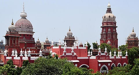 கள்ளக்குறிச்சி கள்ளச் சாராய விசாரணையை சிபிஐ-க்கு மாற்றக் கோரி முன்னாள் எம்எல்ஏ ஒருவரும் வழக்கு