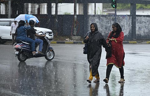 பருவமழை அப்டேட்- மகாராஷ்டிரா, கோவா, கேரளாவுக்கு இந்திய வானிலை மையம் ரெட் அலர்ட்