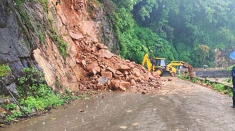 நீலகிரியில் கனமழை: அவலாஞ்சியில் அதிகபட்சம்; பள்ளிகளுக்கு விடுமுறை