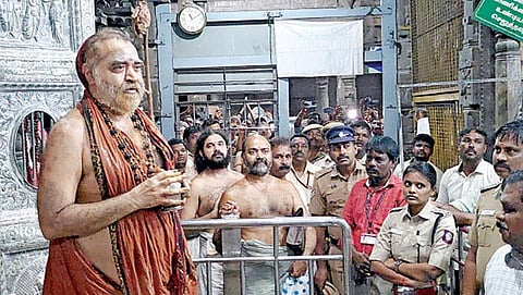 ராமேசுவரம் ராமநாத சுவாமி கோயிலில் காஞ்சி பீடாதிபதி ஸ்ரீவிஜயேந்திரர் சிறப்பு வழிபாடு