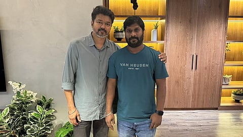 ‘மகாராஜா’ இயக்குநர் நித்திலனை நேரில் அழைத்து பாராட்டிய நடிகர் விஜய்!