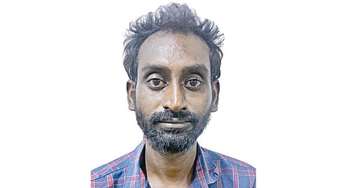 மூதாட்டியை கொலை செய்து நகை திருடியதாக கைது செய்யப்பட்ட முரளி.